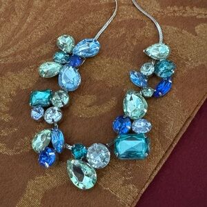 Gorgeous glass necklace in blues